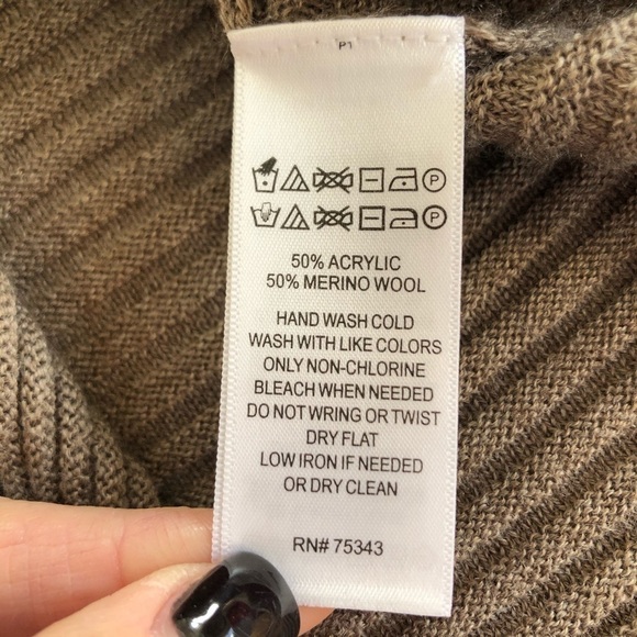 Tahari Light Brown "Button-Back" Sweater Large - Picture 6 of 7